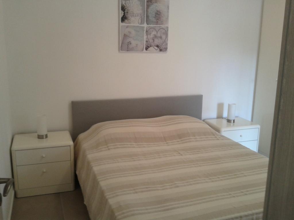 פולה Apartment Melani מראה חיצוני תמונה