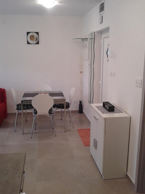 פולה Apartment Melani מראה חיצוני תמונה
