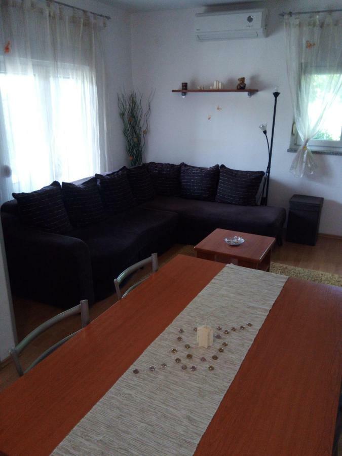 פולה Apartment Melani מראה חיצוני תמונה