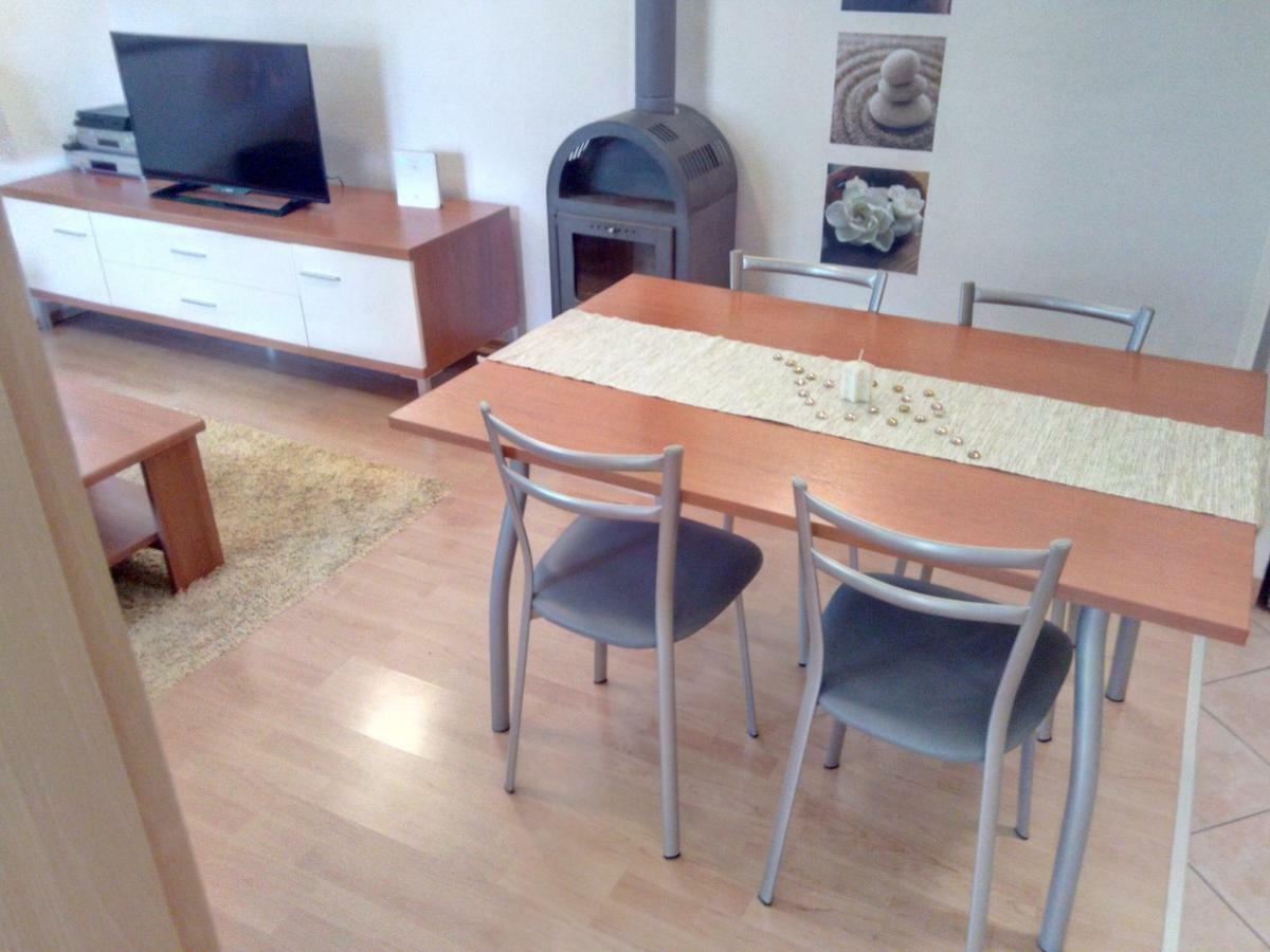 פולה Apartment Melani מראה חיצוני תמונה